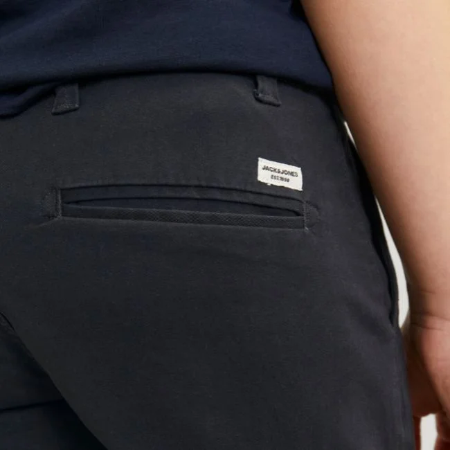 jack and jones bermude za decake crne zadnja strana detalj